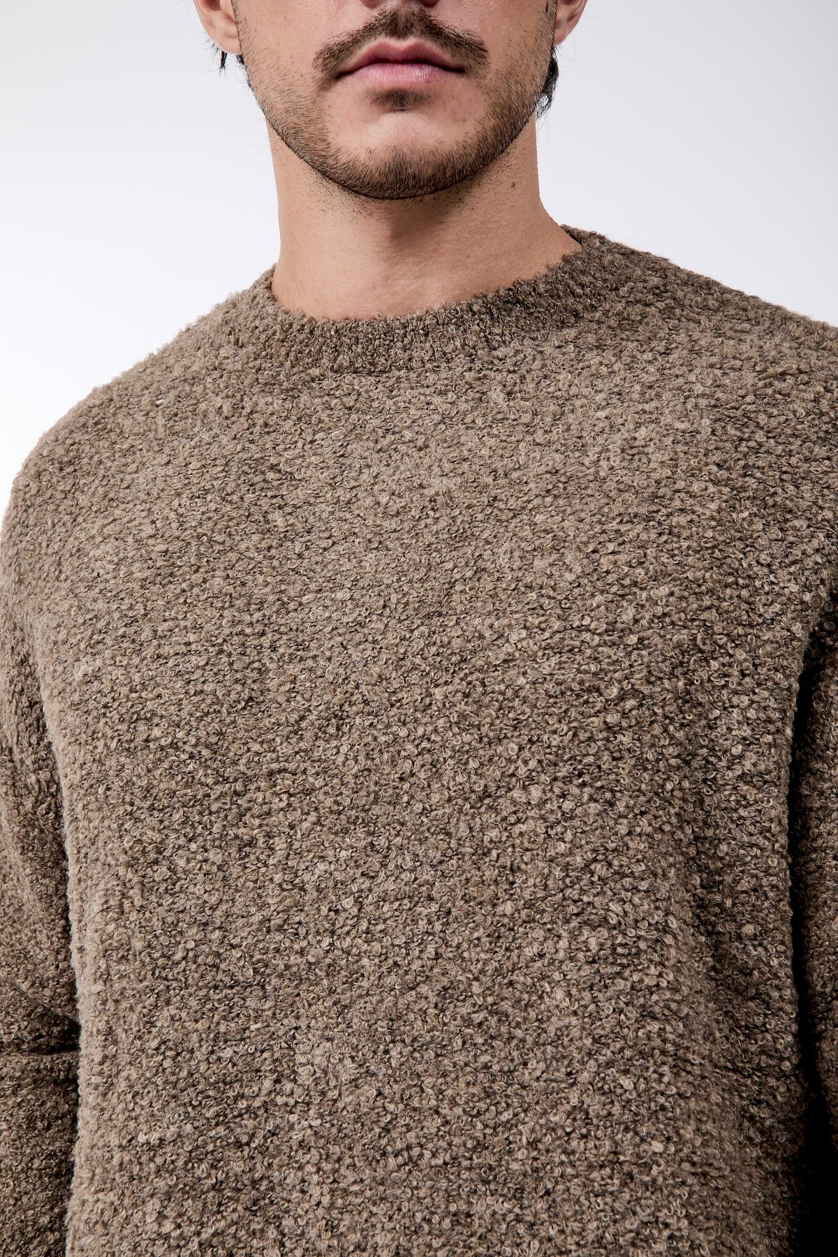Maglione Over-d Bouclé Cropped Fango M65
