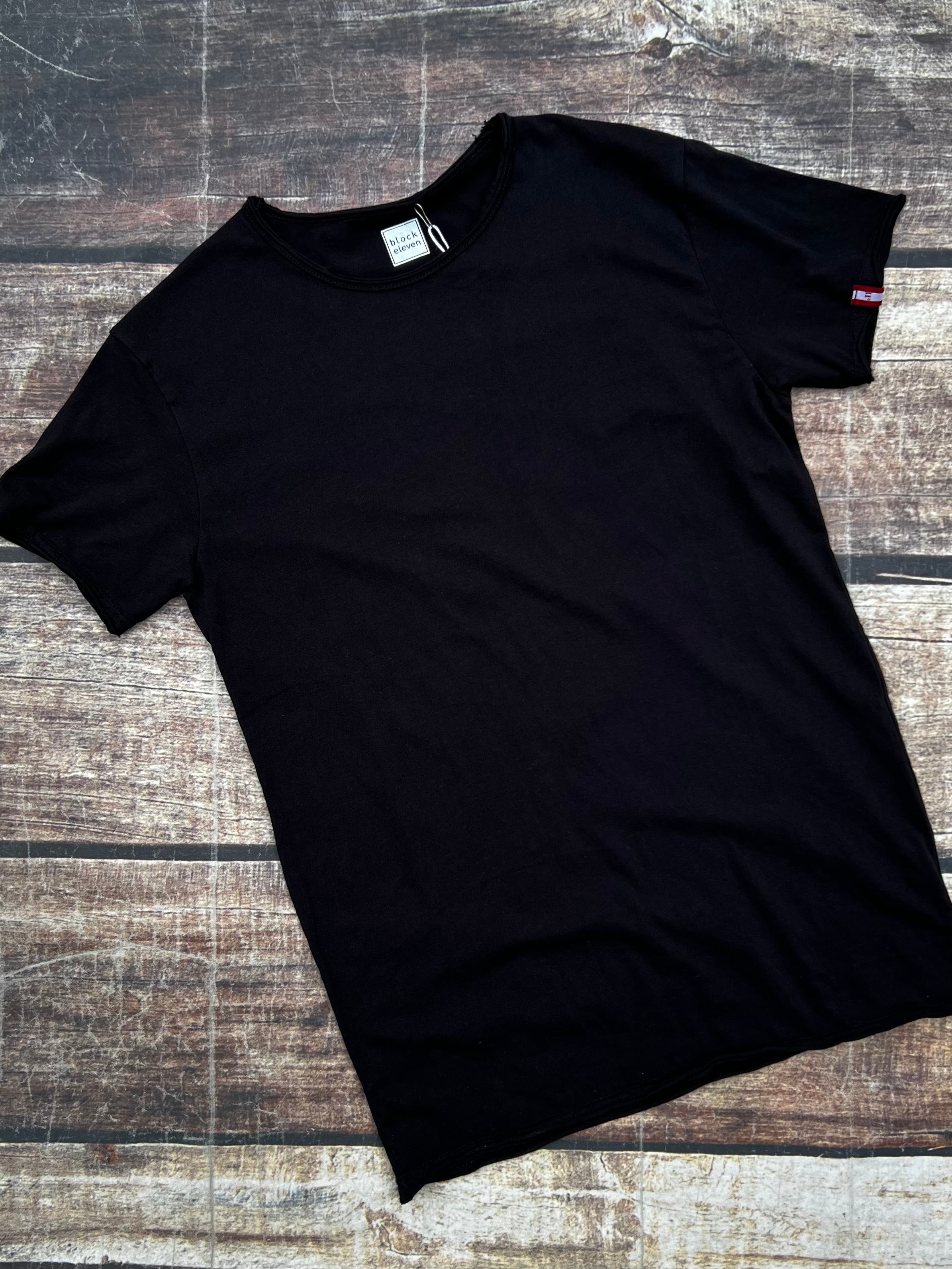 T-shirt Block Eleven Basica Nera (8829049962836)