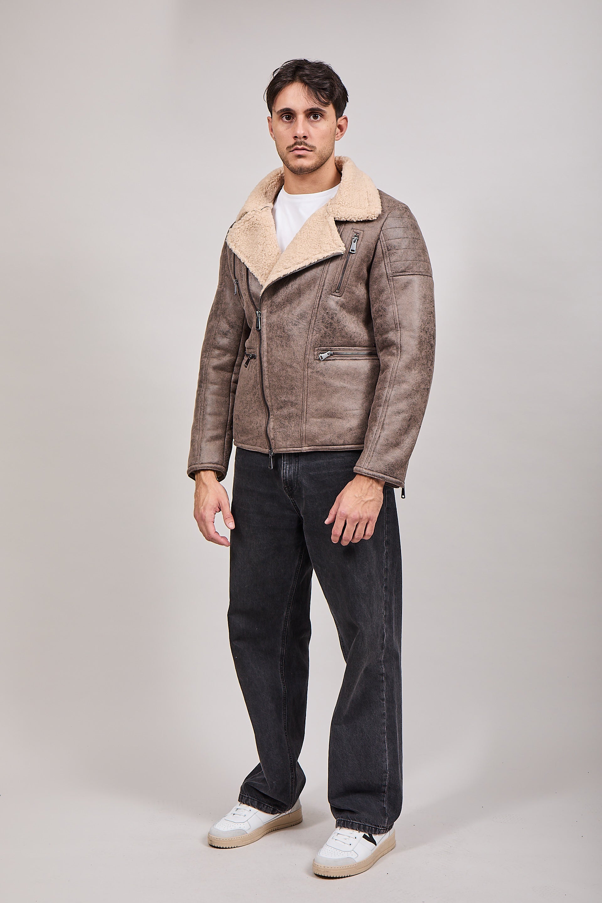 Montone Gianni Lupo Tortora 9824