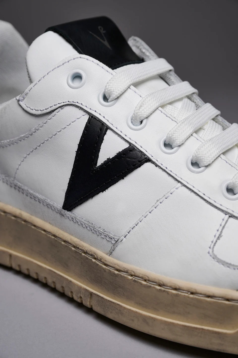 Scarpe V2 Basiche Nere (9783089889620) (11857927700820)