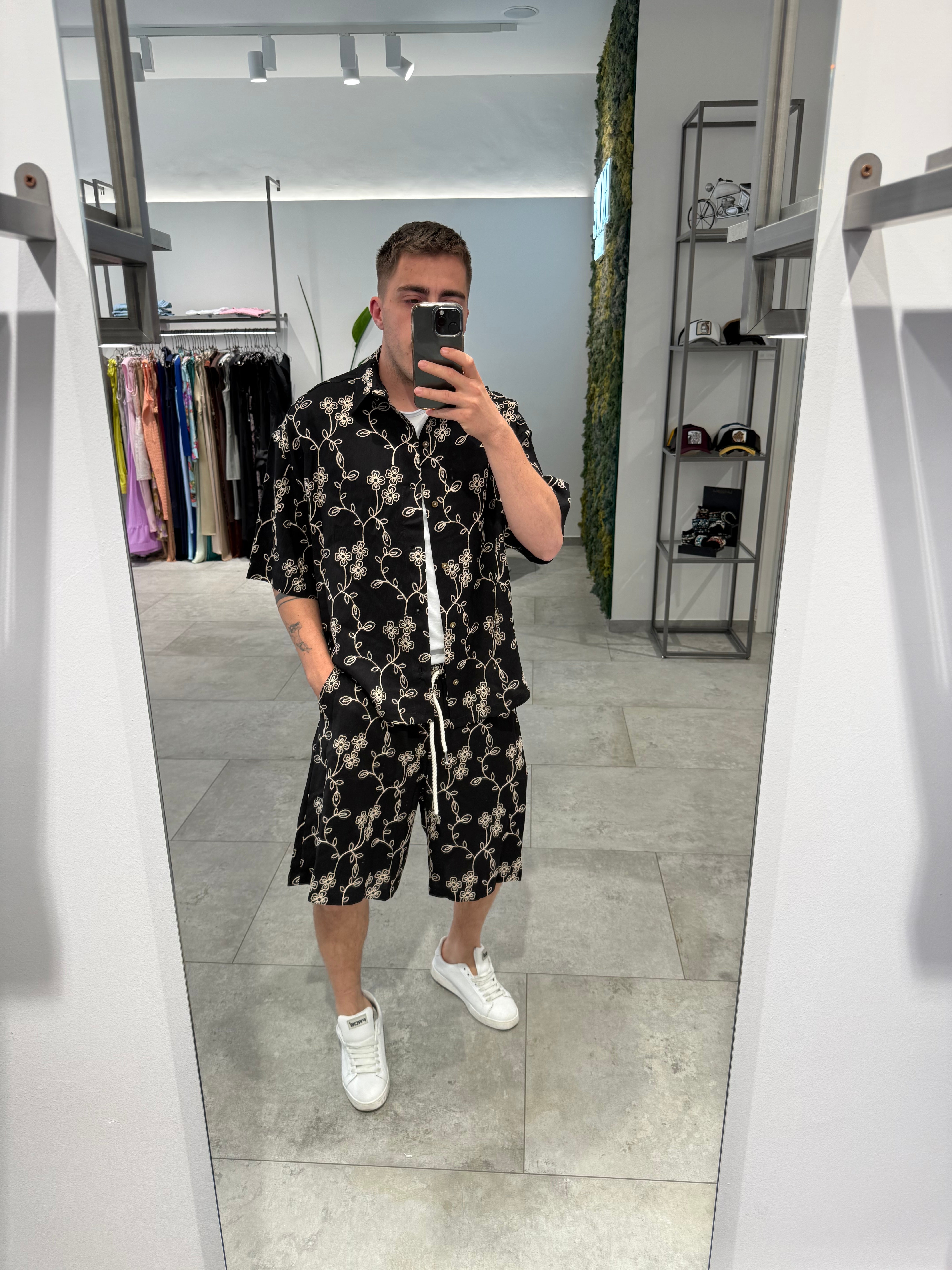 Coordinato Berna Ricamato Floreale Nero (11986236670292)