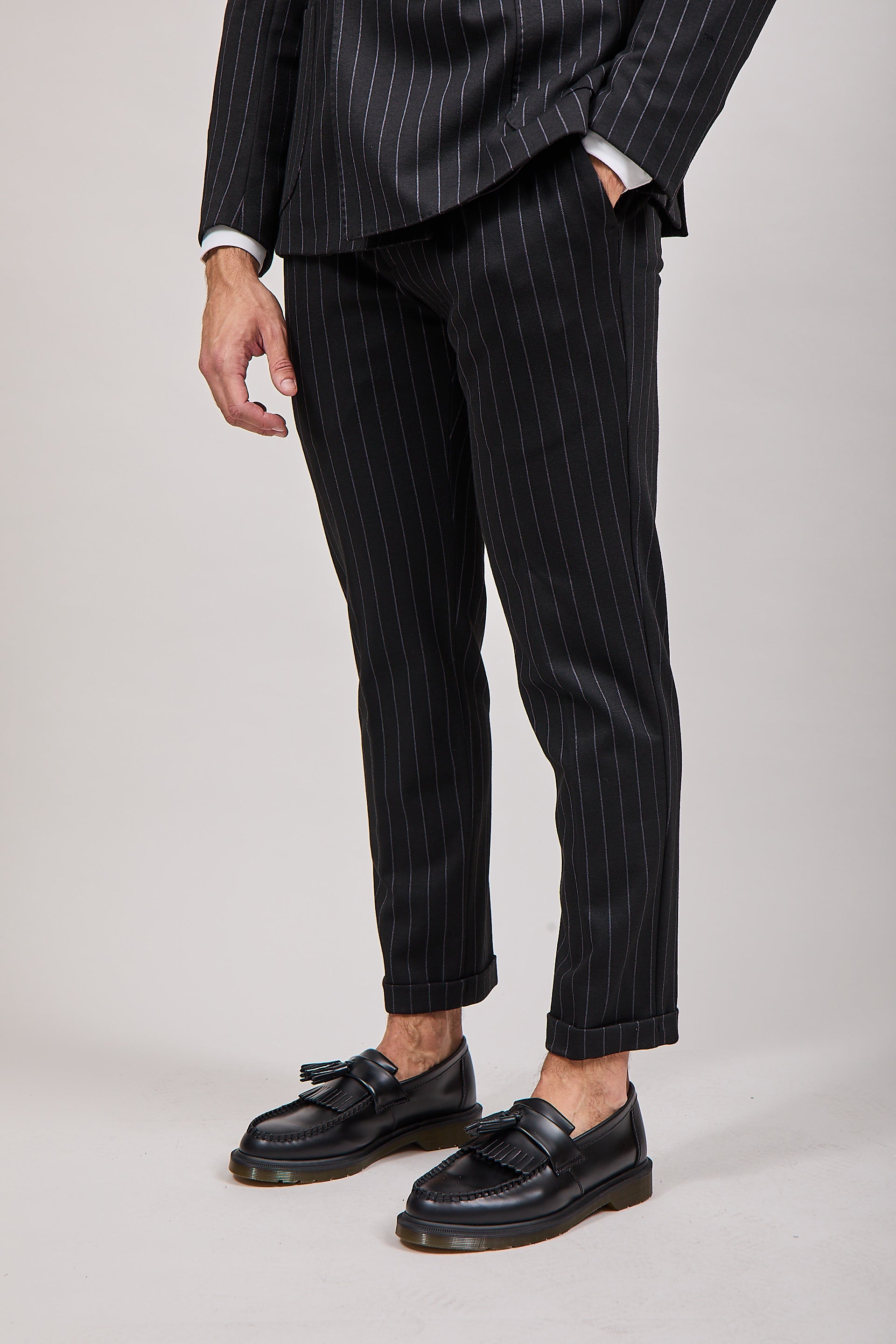 Completo Bharnaba Doppiopetto Gessato Aomori Nero