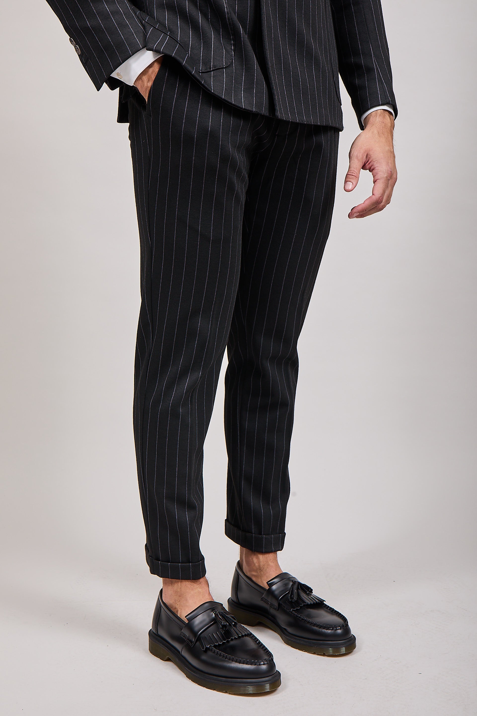 Completo Bharnaba Doppiopetto Gessato Aomori Nero