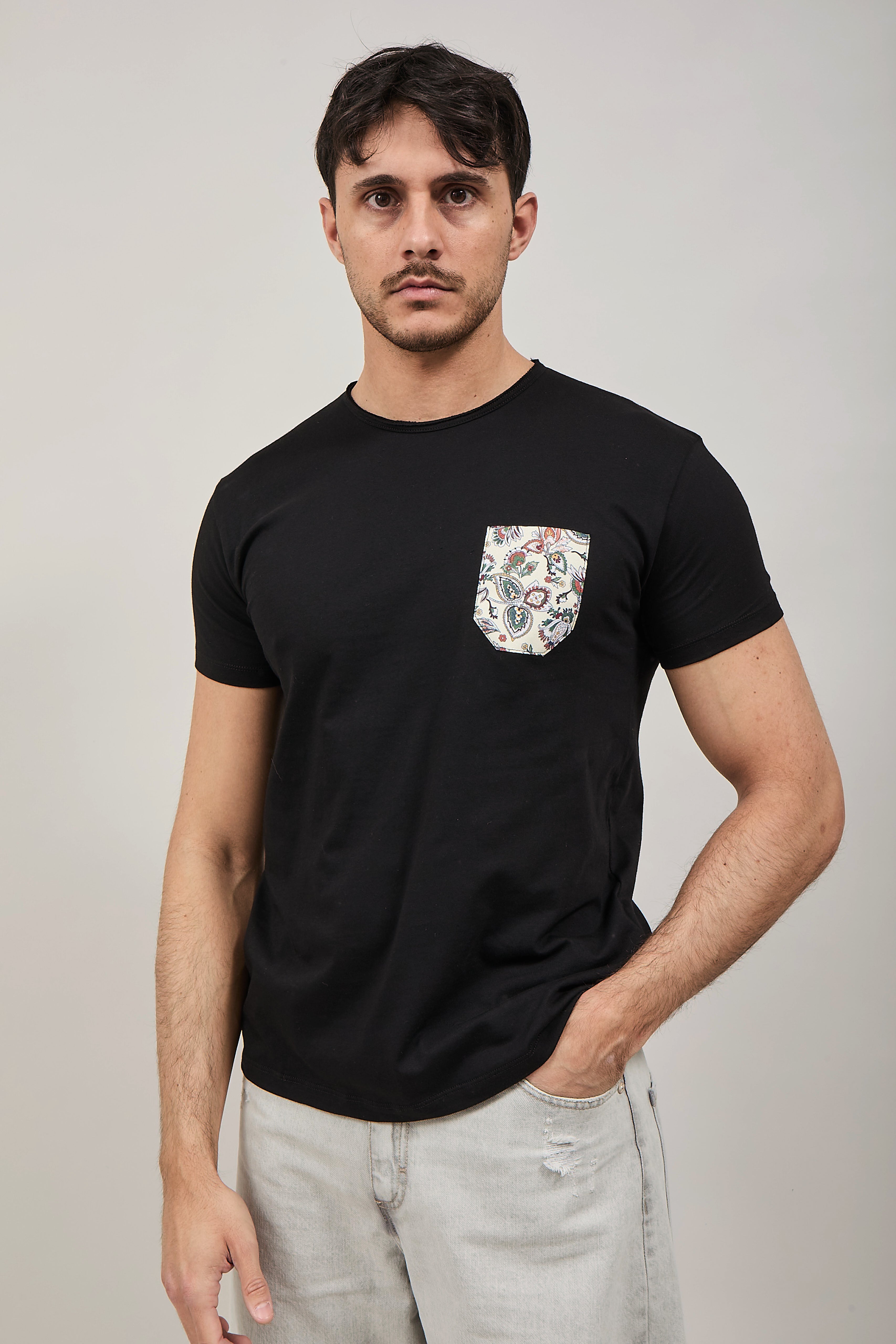 T-shirt V2 Taschino Nera N4