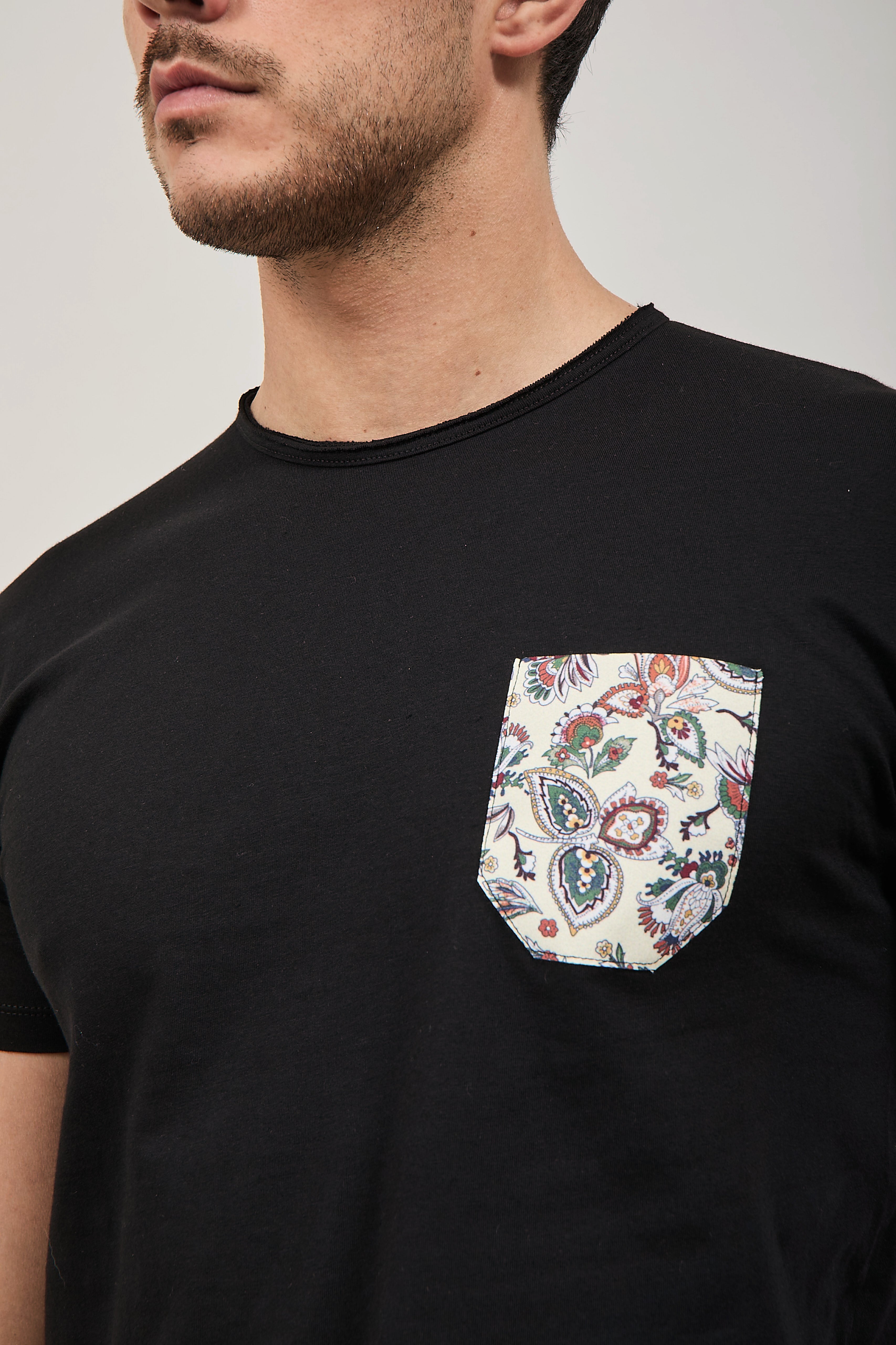 T-shirt V2 Taschino Nera N4