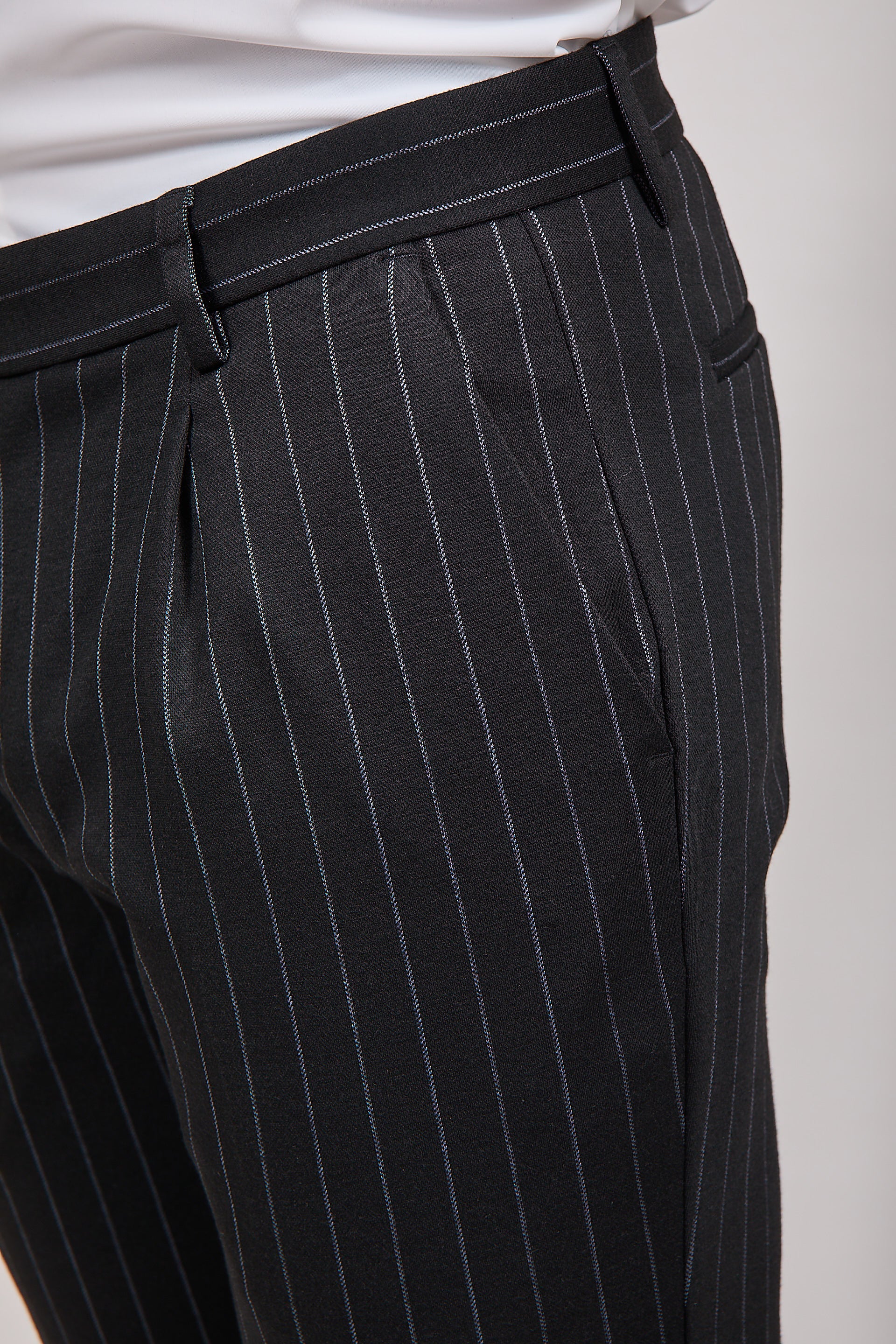 Completo Bharnaba Doppiopetto Gessato Aomori Nero