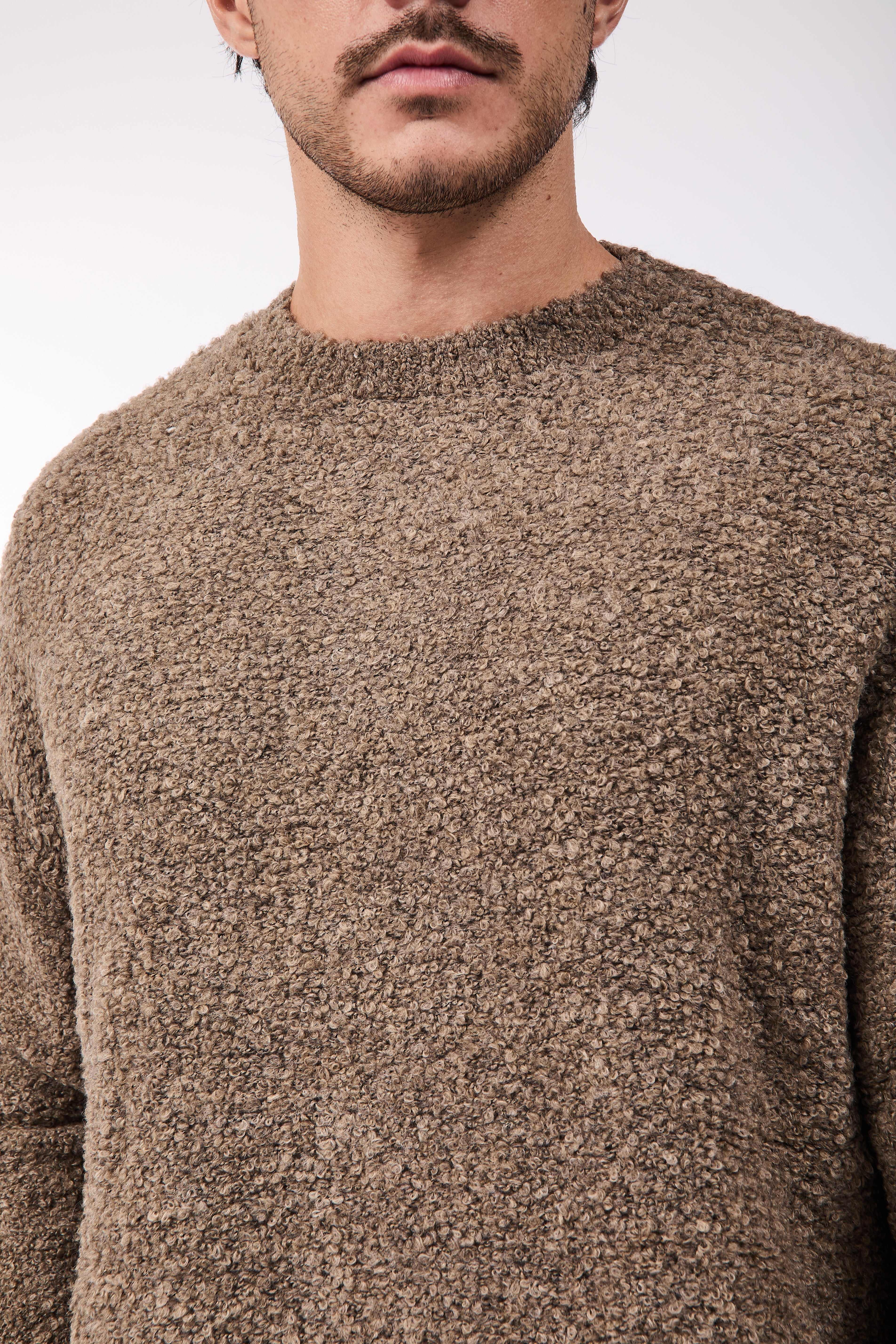 Maglione Over-d Bouclé Cropped Fango M65