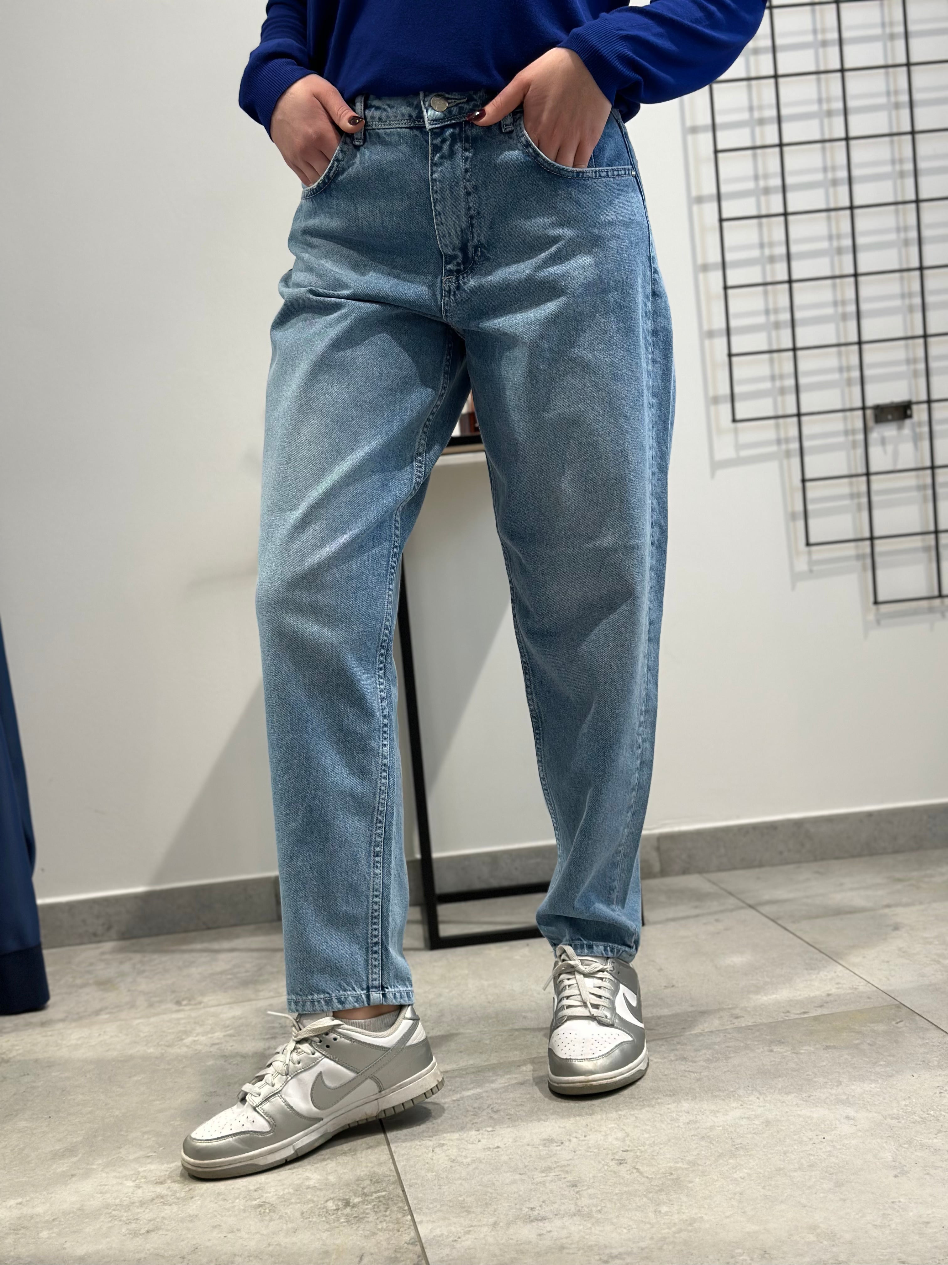 Jeans Pont Carrot Chiaro (11893583380820)