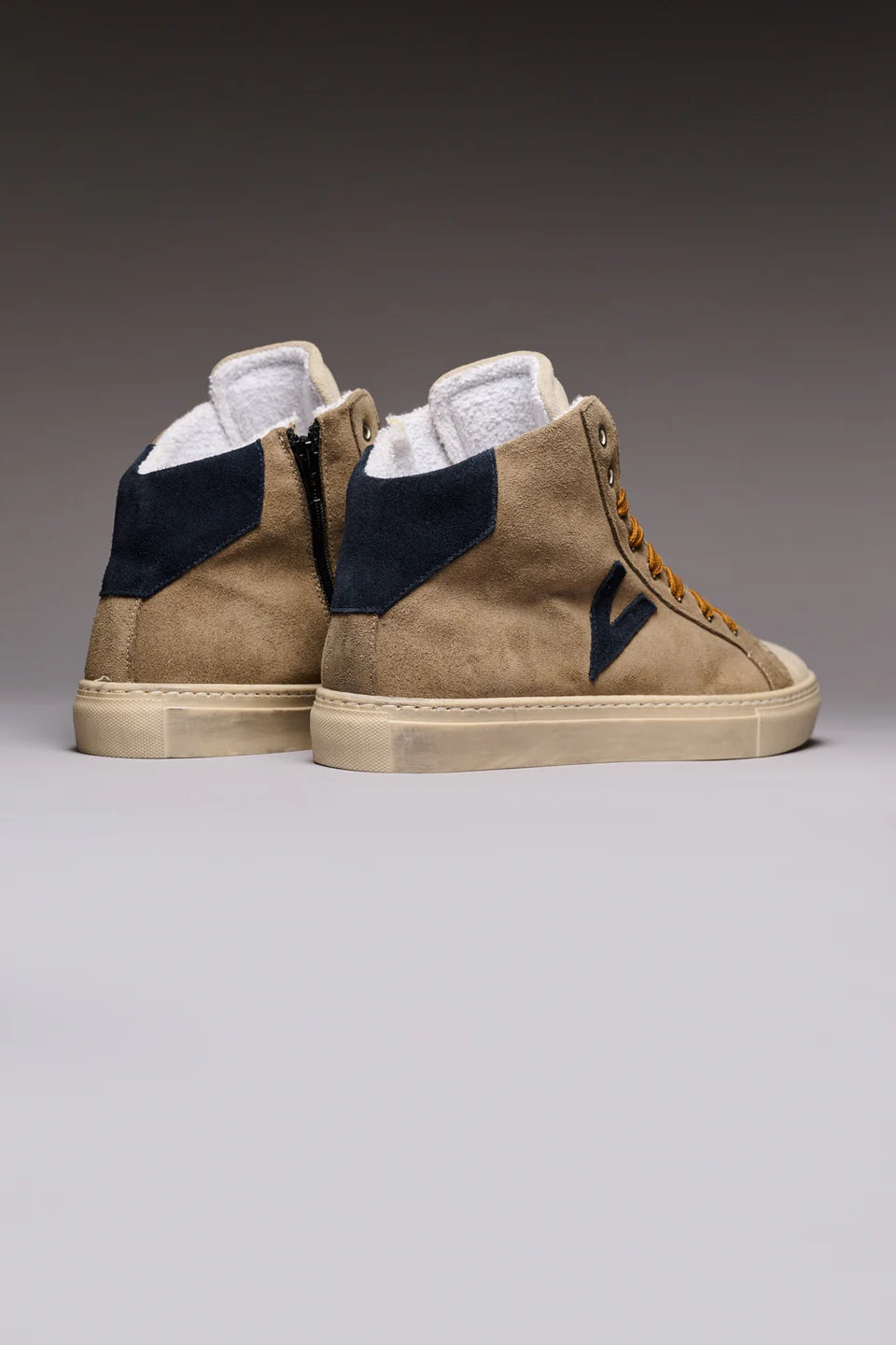 Scarpe V2 Alte Camoscio (9783081599316)
